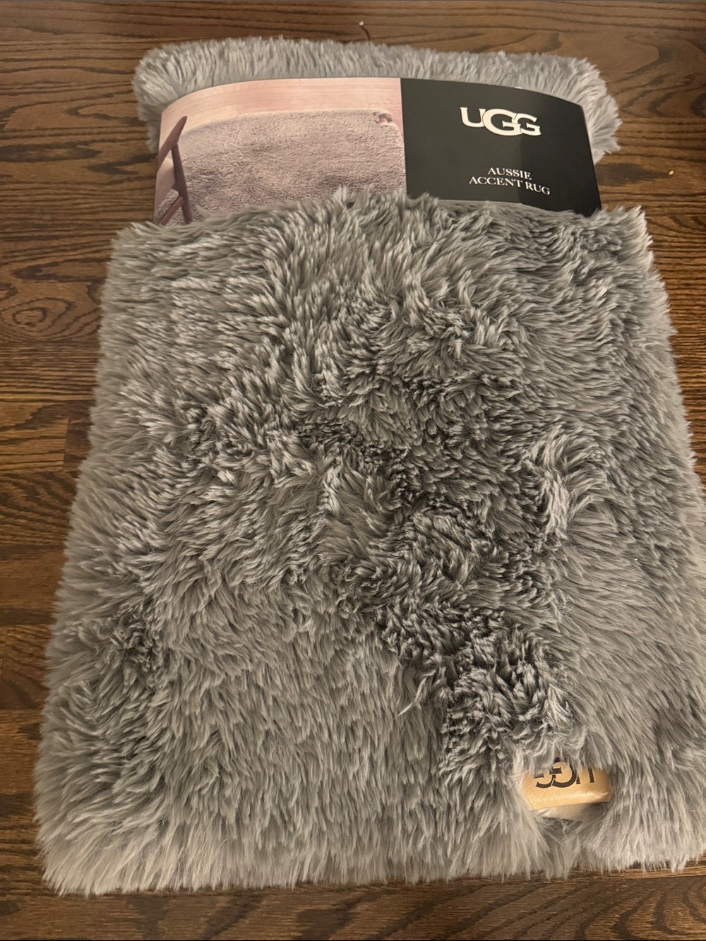 Brand New UGG Aussie Accent Rug NWT 27” x 44”